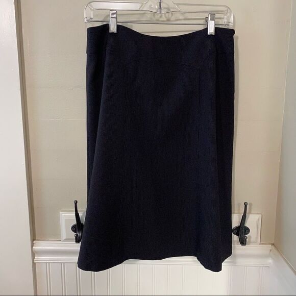 TAHARI Skirt Narrow Pinstripe A-line Slightly Flared Sz 8 Corpcore Work Office - Picture 6 of 11